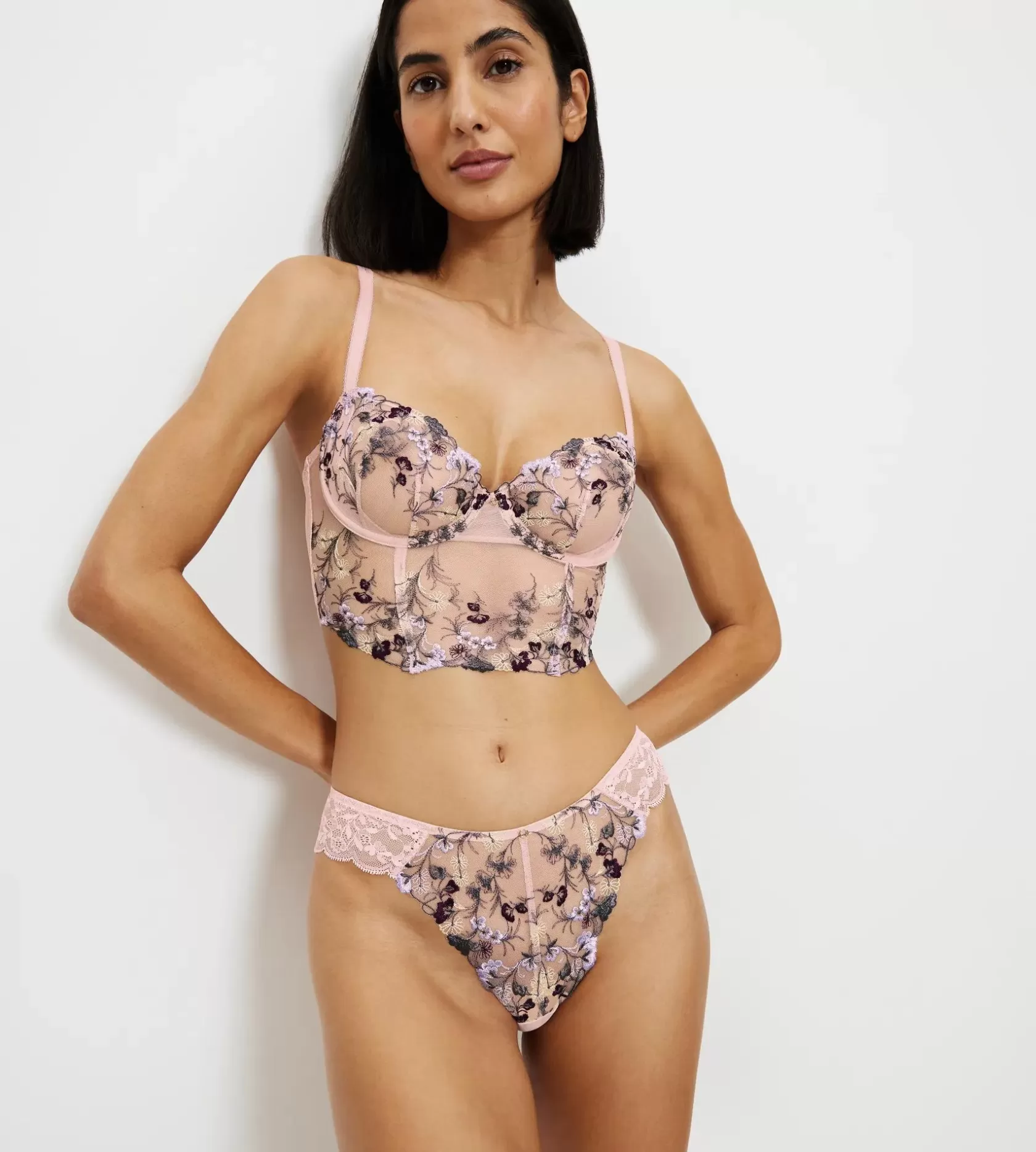 sensual_spotlight_6-4.webp Triumph SENSUAL SPOTLIGHT FoundationNude Discount