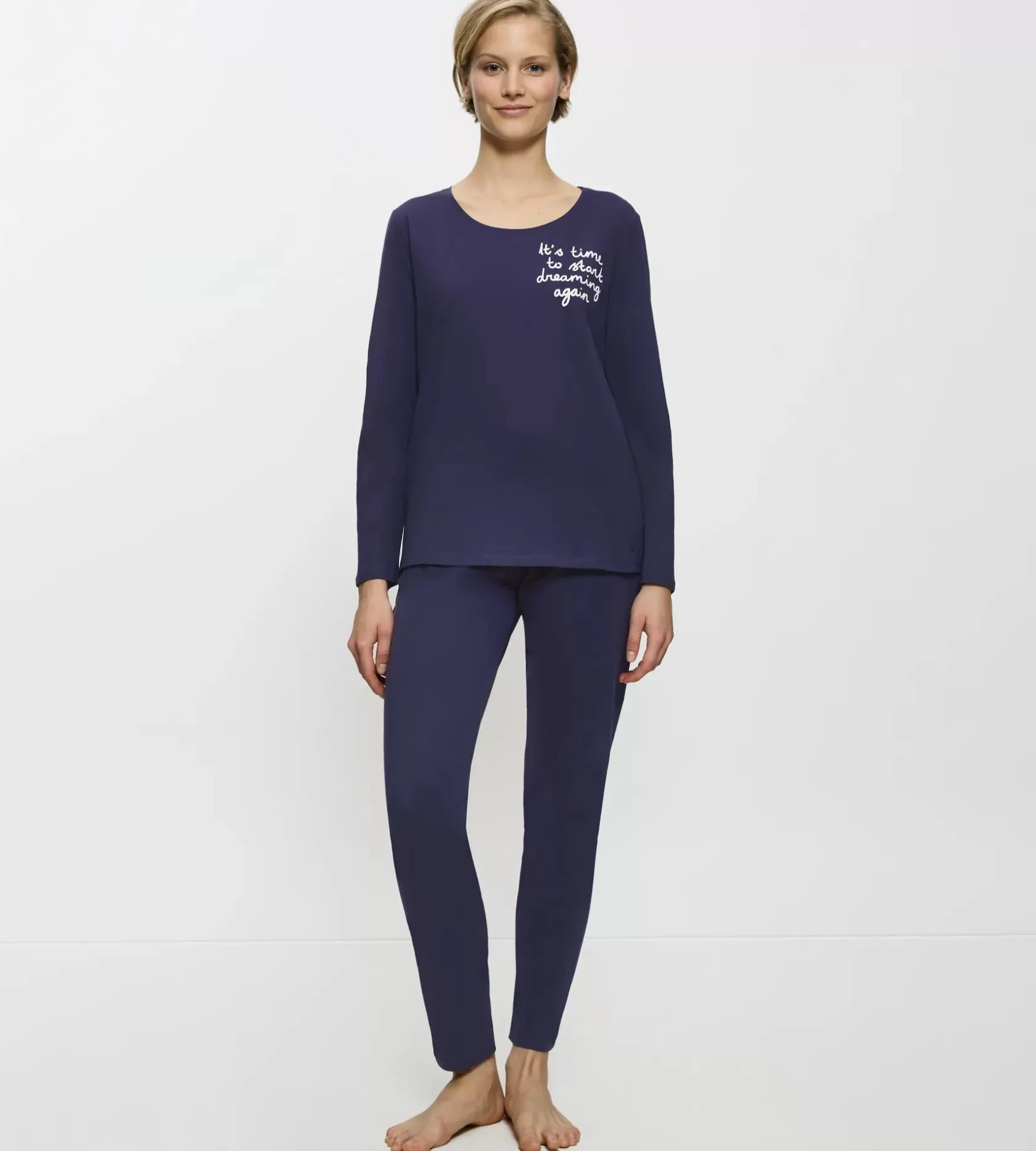 sets_4-3.webp Triumph SETS SkyLine Fashion