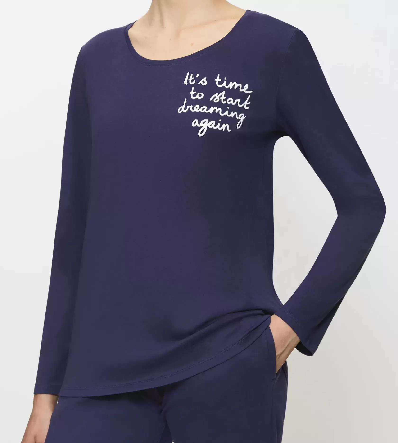 sets_7-3.webp Triumph SETS SkyLine Fashion