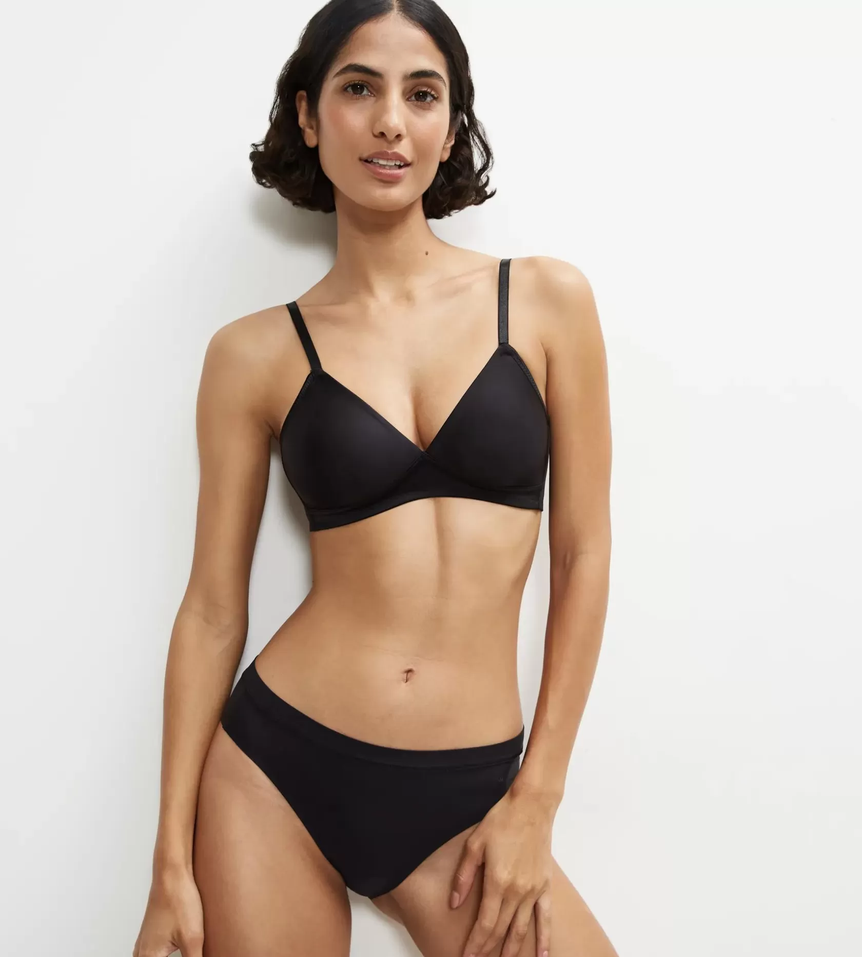 soft_sensation_6-3.webp Triumph SOFT SENSATION Black New