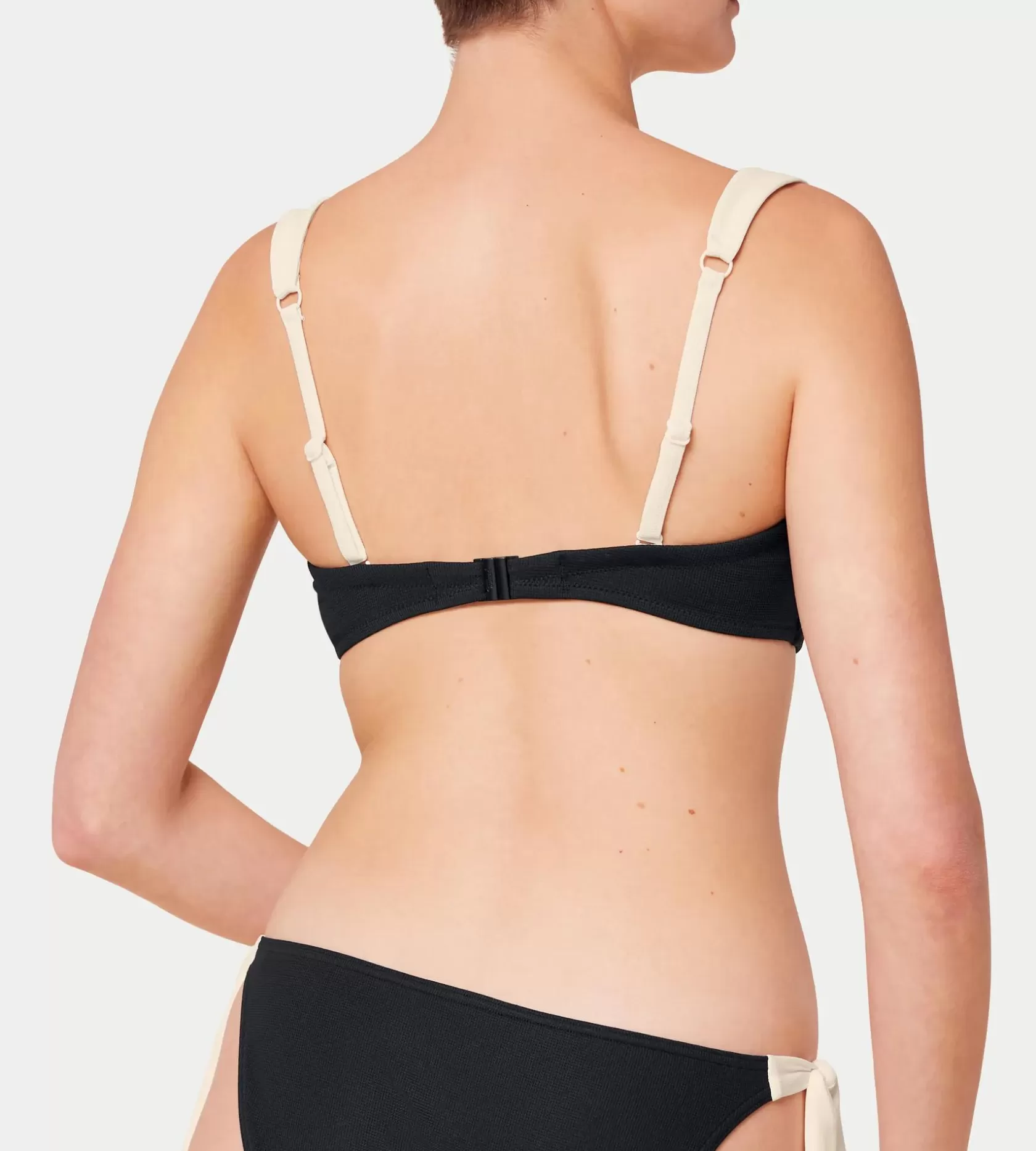 summer_glow_5-14.webp Triumph SUMMER GLOW Black Clearance