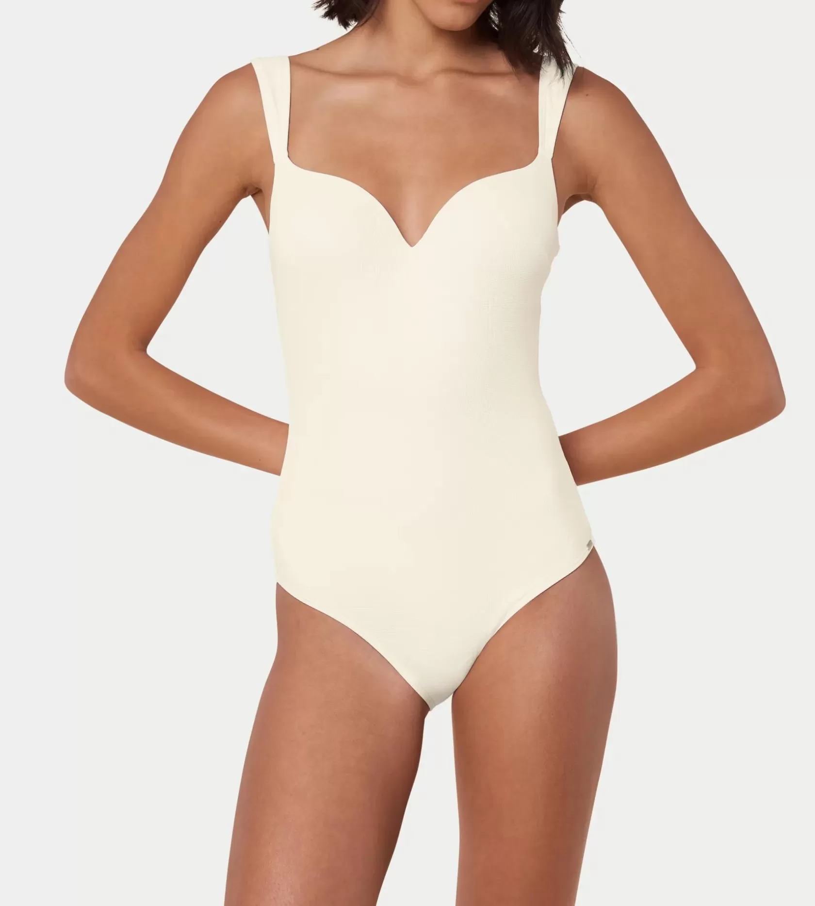 summer_glow_6-16.webp Triumph SUMMER GLOW EcruWhite Store