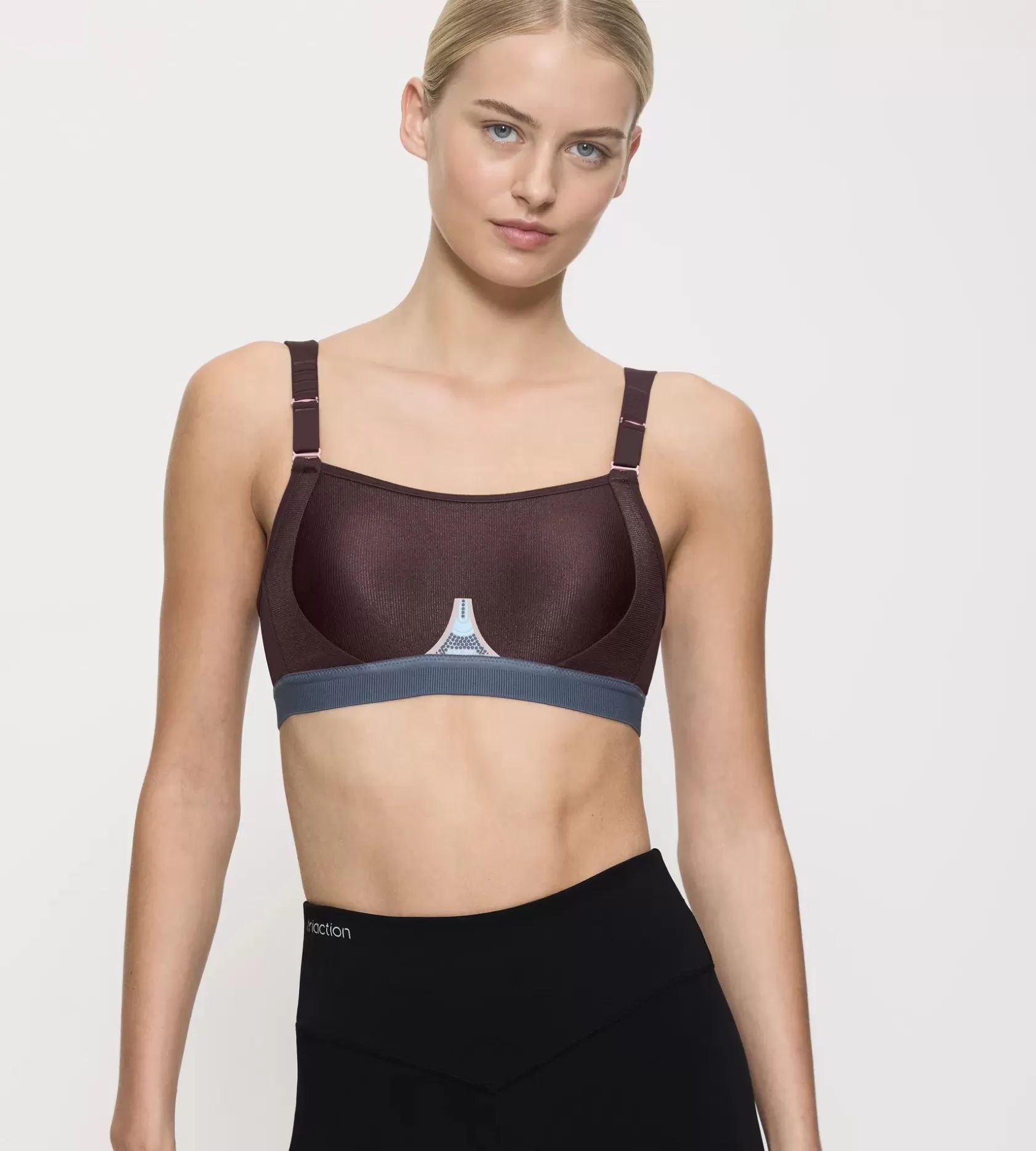 triaction_gravity_lite_5-2.webp Triumph TRIACTION GRAVITY LITE Burgundy Clearance