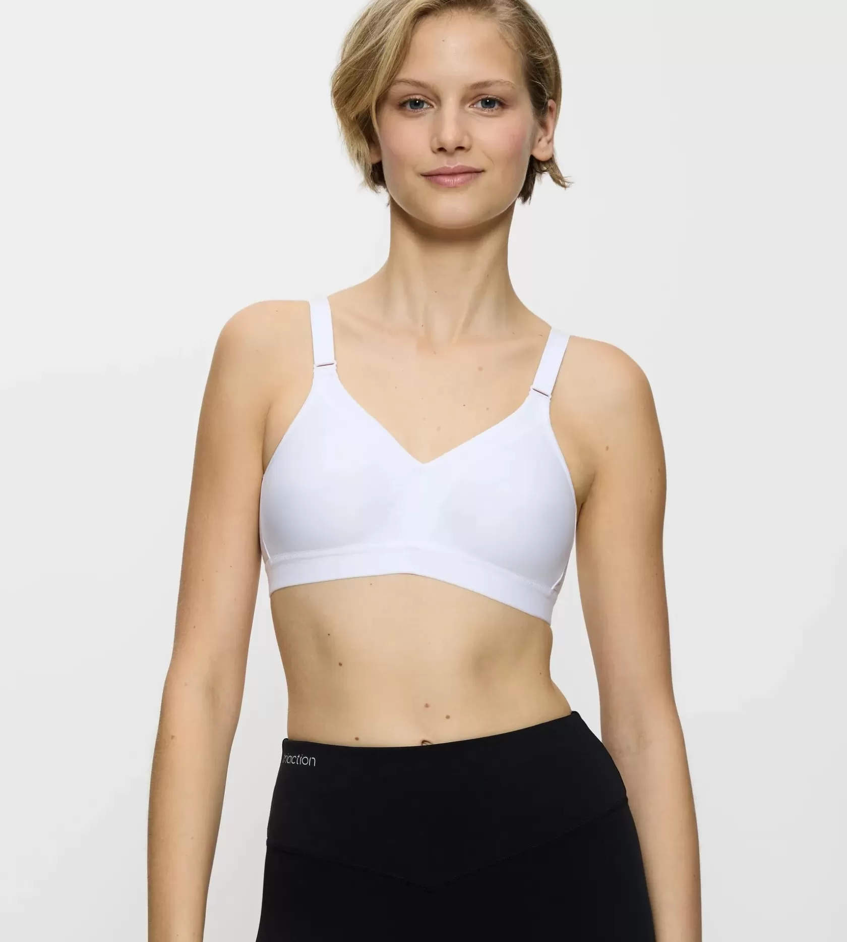 Triumph TRIACTION WELLNESS White Best