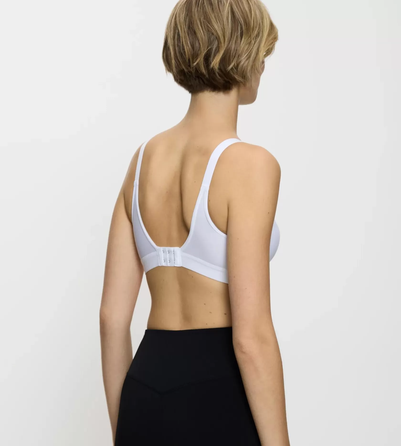 triaction_wellness_5.webp Triumph TRIACTION WELLNESS White Best