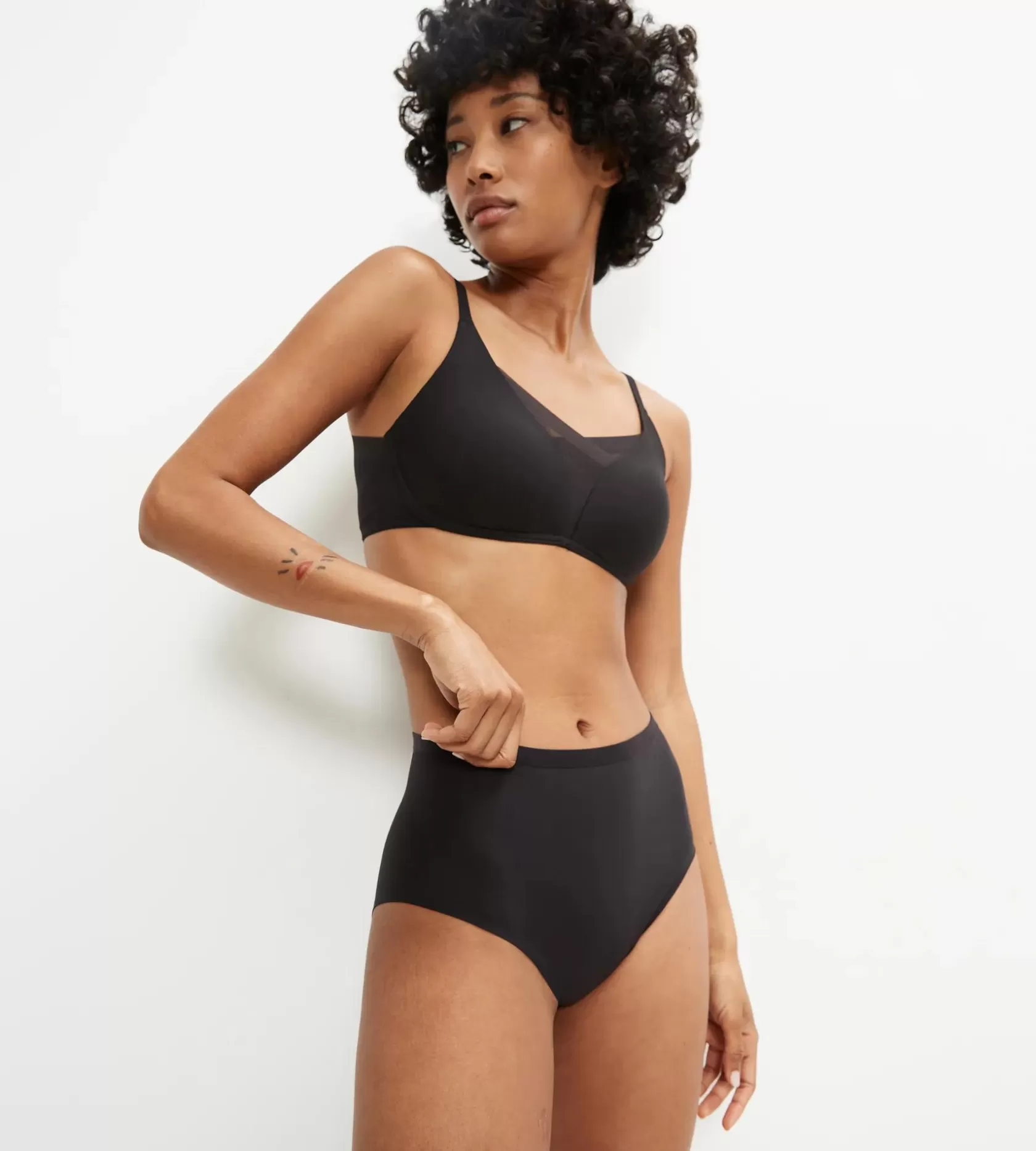 triumph_shape_smart_6-6.webp Triumph SHAPE SMART Black Clearance