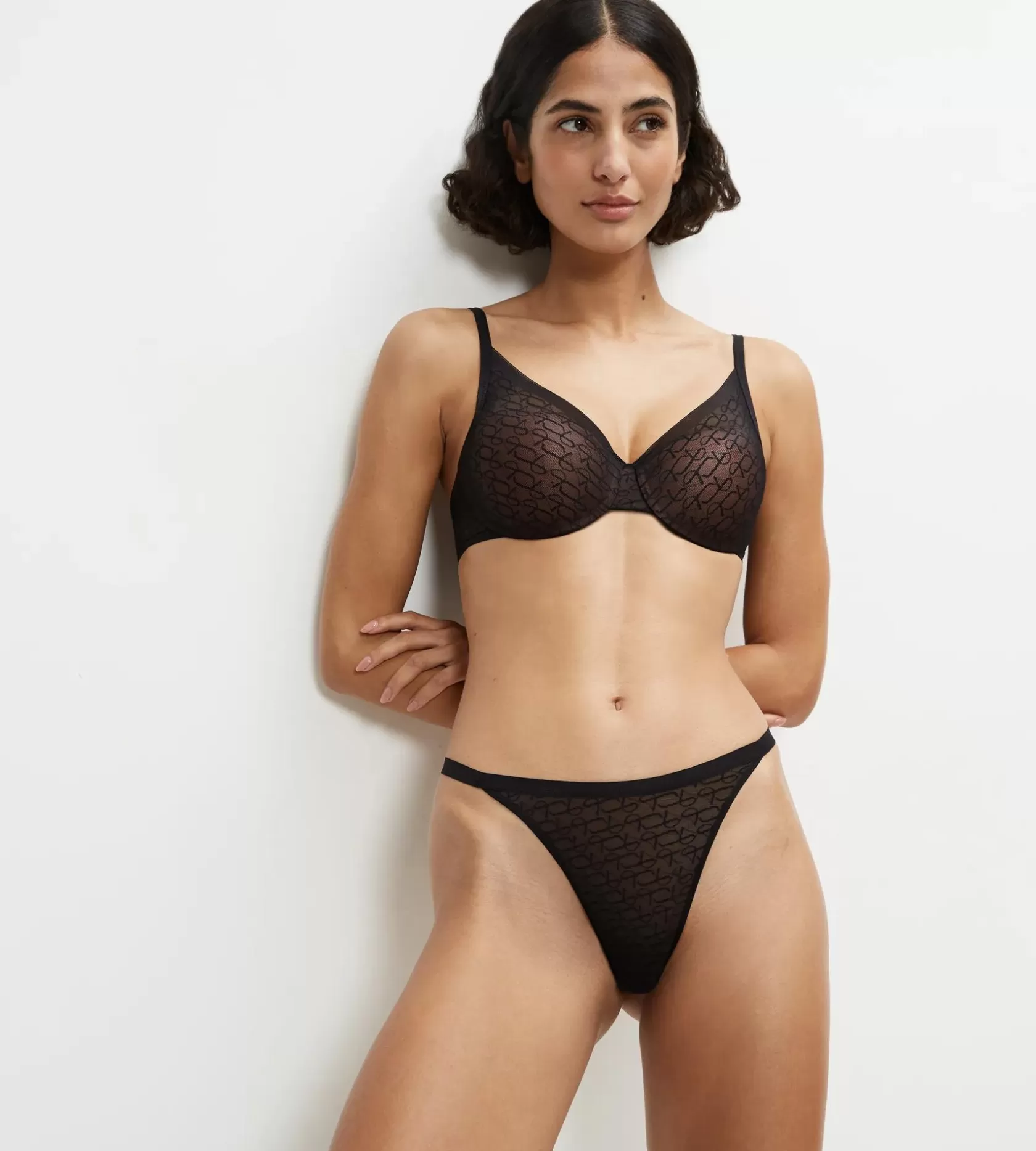 triumph_signature_sheer_6-19.webp Triumph SIGNATURE SHEER Black Hot