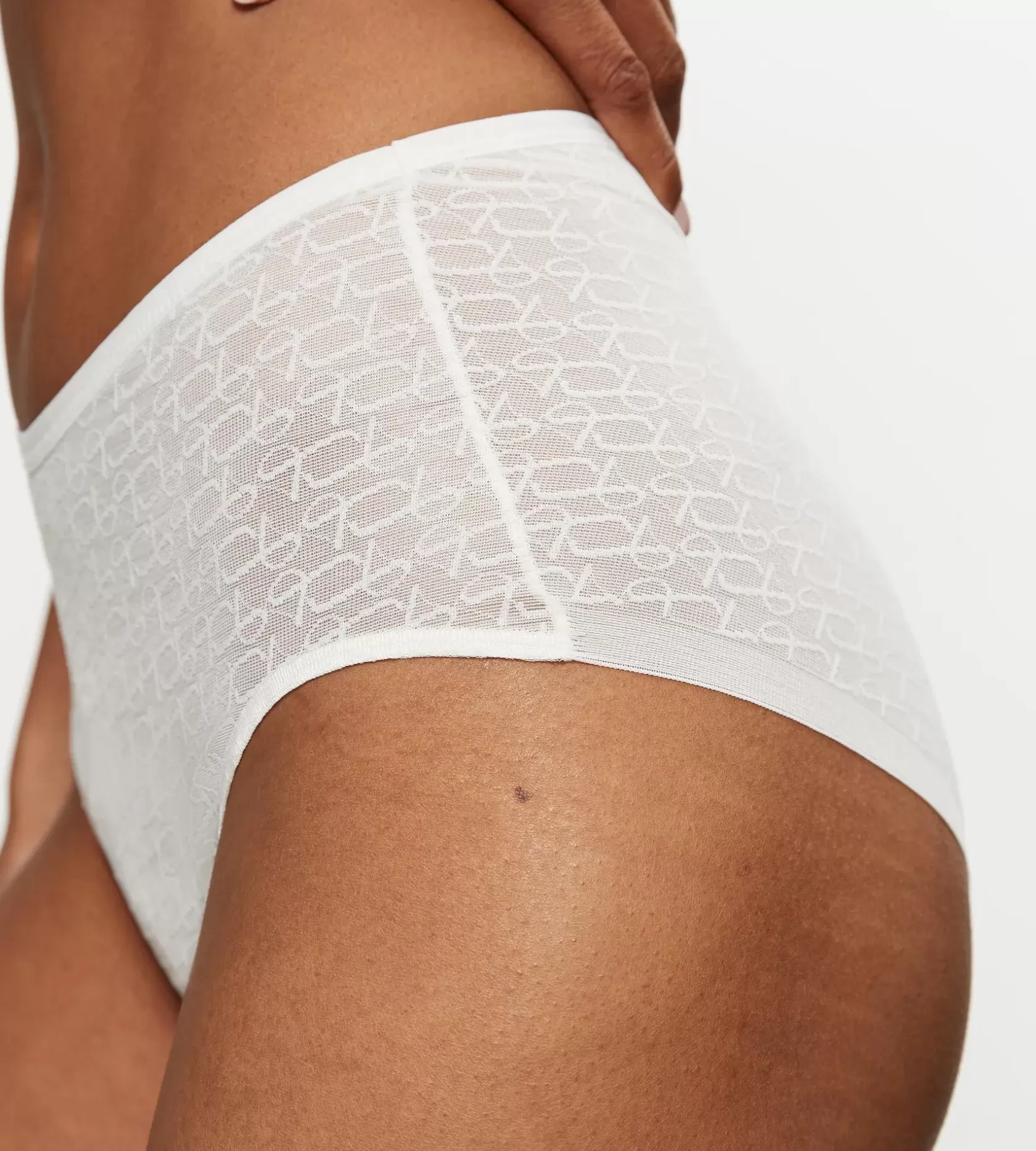 triumph_signature_sheer_7-5.webp Triumph SIGNATURE SHEER EcruWhite Flash Sale