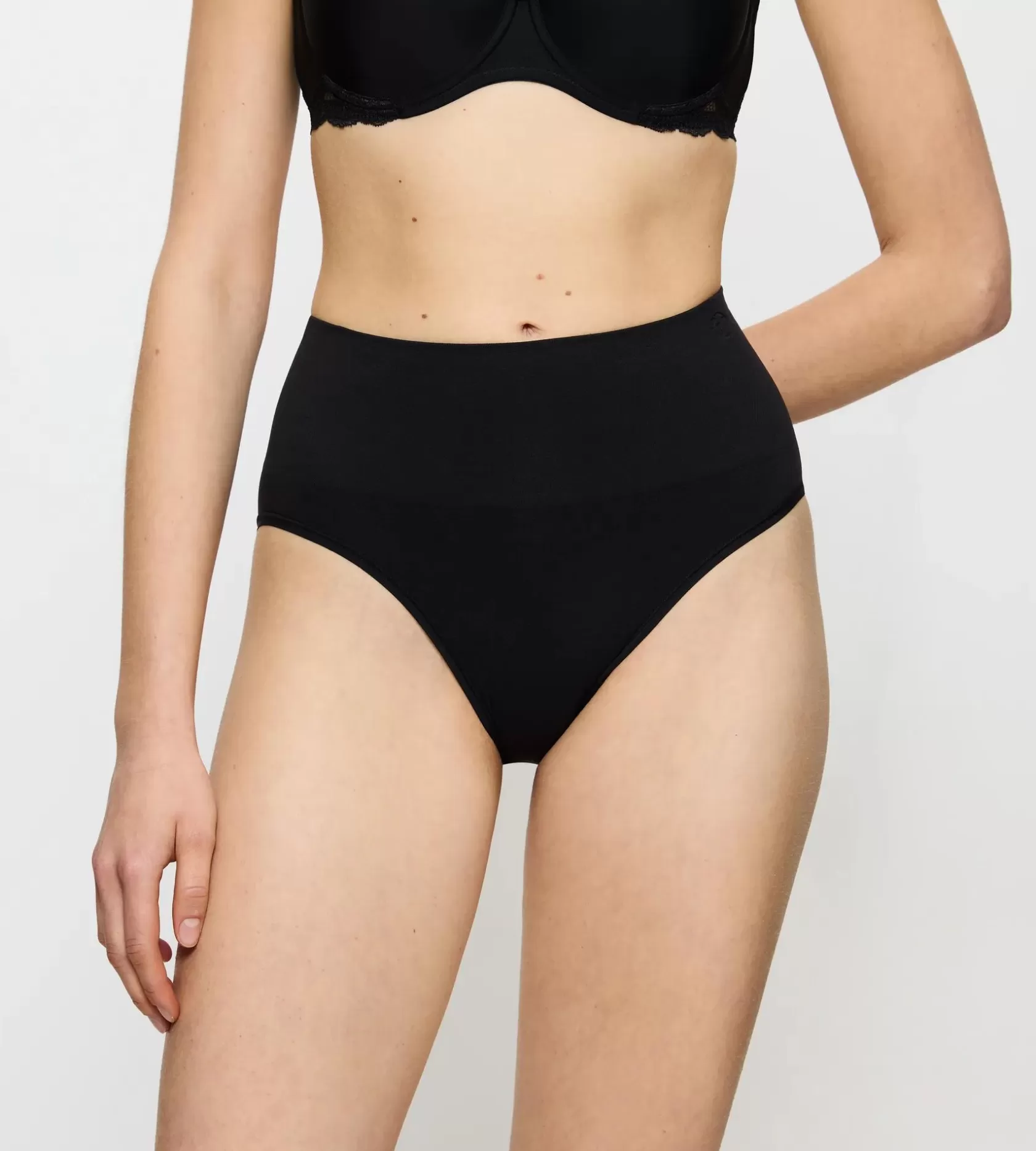triumph_soft_sculpt_5-5.webp Triumph SOFT SCULPT Black Outlet