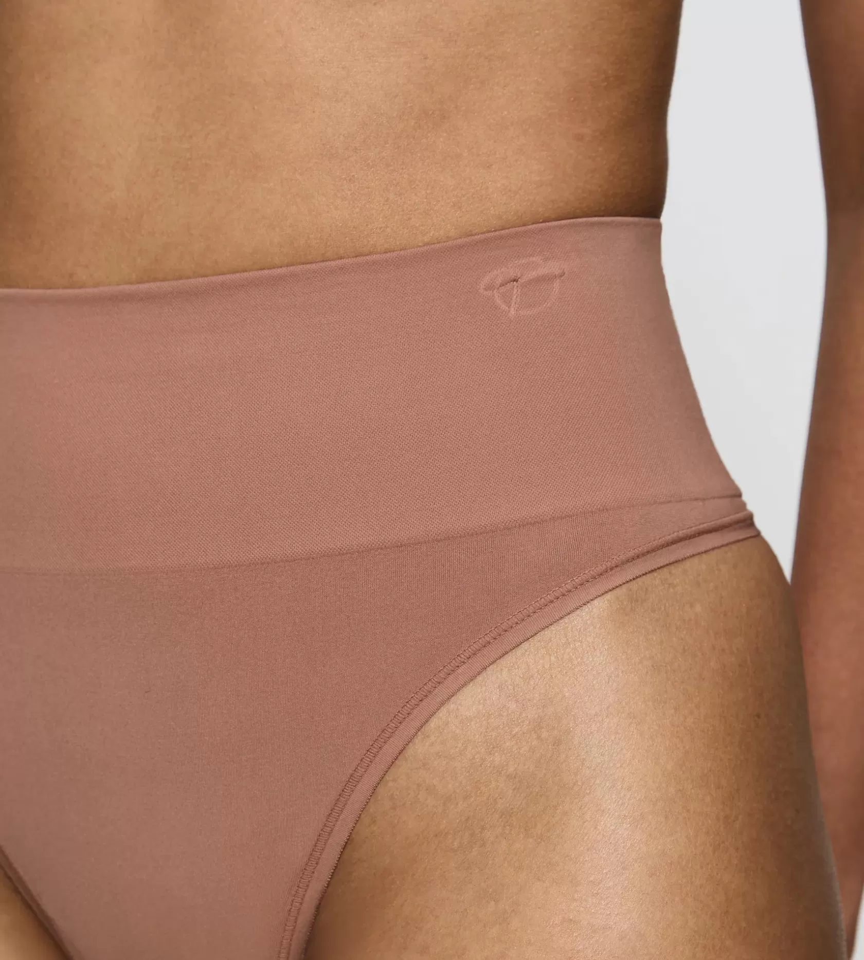 triumph_soft_sculpt_7-10.webp Triumph SOFT SCULPT Toastedalmond Shop