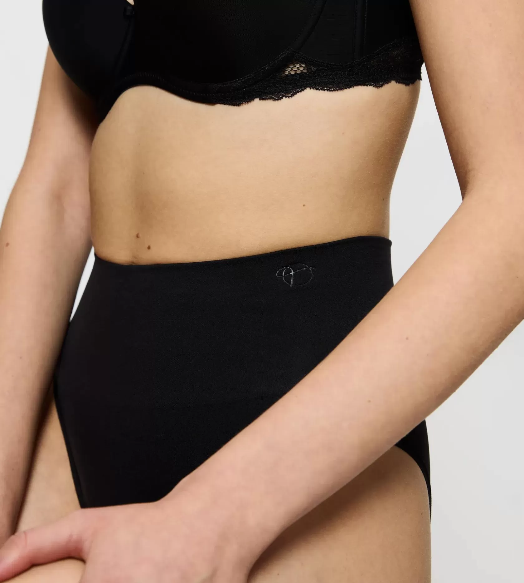 triumph_soft_sculpt_8.webp Triumph SOFT SCULPT BlackCombination Shop