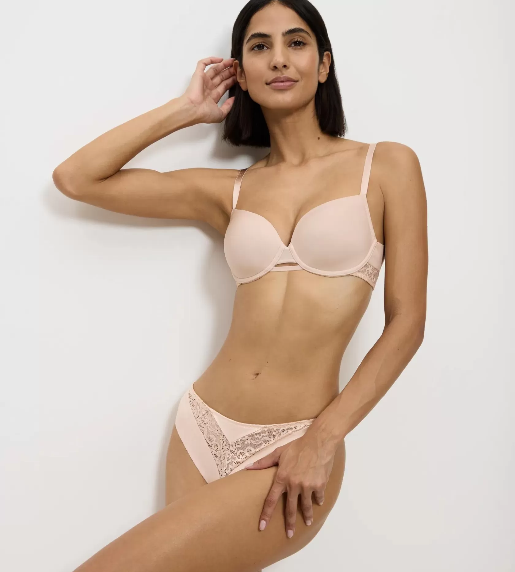 vivid_spotlight_6-2.webp Triumph VIVID SPOTLIGHT CameoBeige Discount