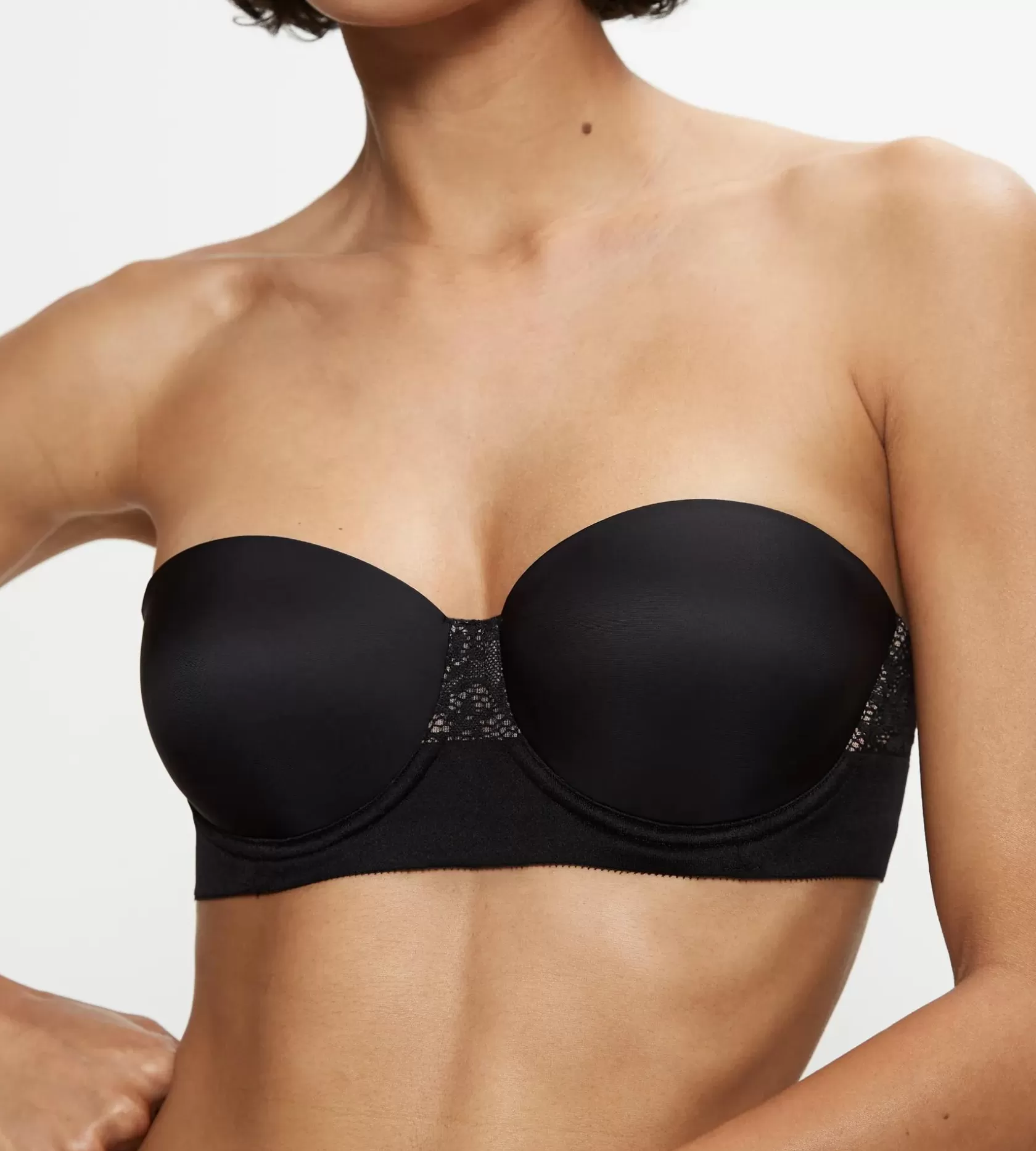 vivid_spotlight_7-5.webp Triumph VIVID SPOTLIGHT Black Clearance