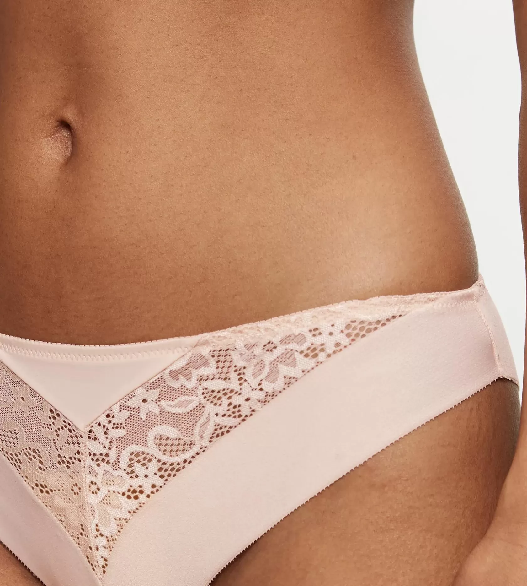 vivid_spotlight_7.webp Triumph VIVID SPOTLIGHT CameoBeige Online