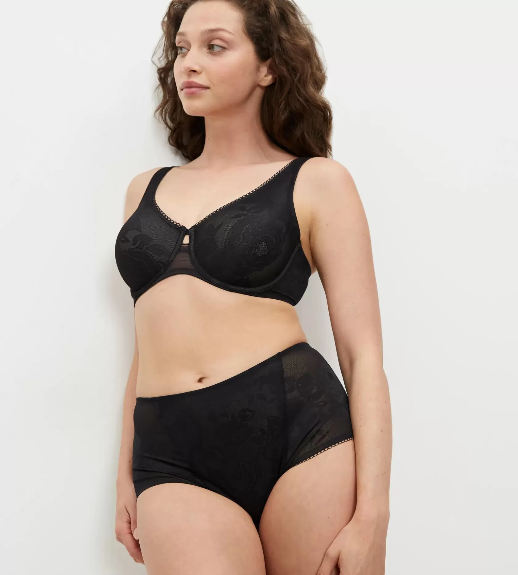 wild_rose_sensation_6-9.webp Triumph WILD ROSE SENSATION Black Cheap